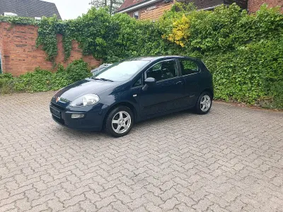 Gebraucht Fiat Punto 77 PS (56 kW) 2011 Blau Kleinwagen