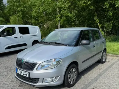 Gebraucht Skoda Fabia 75 PS (55 kW) 2012 Silber Kleinwagen
