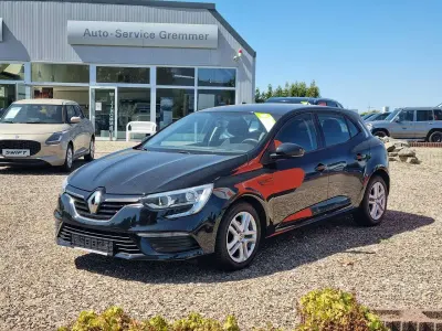 Gebraucht Renault Mégane III Life 101 PS (74 kW) 2016 Sternenschwarz Kleinwagen
