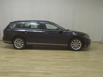Gebraucht VW Passat GTE 218 PS (160 kW) 2023 Schwarz Kombi