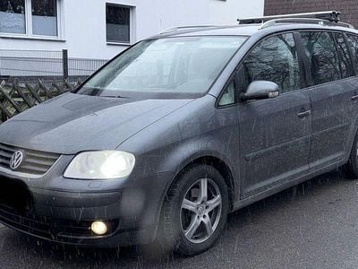 Grau Gebraucht 2004 VW Touran Van / Kleinbus | 1.499 € (Guter Preis)