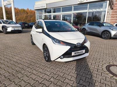 Gebraucht Toyota Aygo X-wave 69 PS (50 kW) 2015 Weiß Kleinwagen
