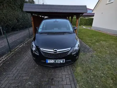 Second-hand Opel Zafira Tourer Edition 165 CP (121 kW) 2012 Negru Monovolum