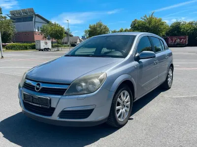 Gebraucht Opel Astra 105 PS (77 kW) 2004 Blau Kleinwagen