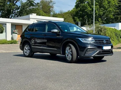 Gebraucht VW Tiguan Allspace Life 150 PS (110 kW) 2022 Schwarz SUV
