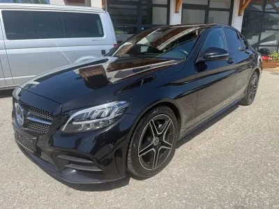 Używany Mercedes C220 AMG 194 KM (142 kW) 2019 Czarny Sedan/Limuzyna