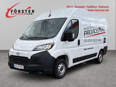 Weiß Gebraucht 2024 Toyota Proace Van / Kleinbus | 35.590 € (Etwas zu teuer)