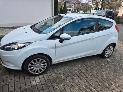 Gebraucht Ford Fiesta 60 PS (44 kW) 2009 Weiß Kleinwagen