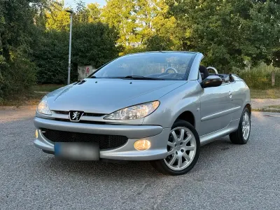 Gebraucht Peugeot 206 CC 110 PS (80 kW) 2005 Silber Cabrio