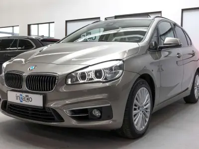 Gebraucht BMW 225 Active Tourer Comfort Edition 231 PS (169 kW) 2015 Silber Van / Kleinbus