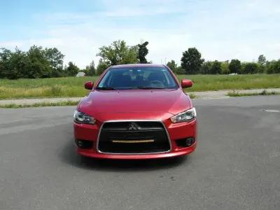 Gebraucht Mitsubishi Lancer Sportback 117 PS (86 kW) 2012 Rot Limousine