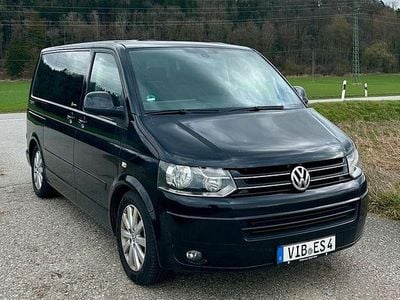 Second-hand VW T5 Highline 179 CP (131 kW) 2011 Negru Van