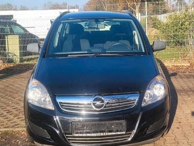 Schwarz Gebraucht 2010 Opel Zafira Family Van / Kleinbus | 4.500 € (Etwas zu teuer)