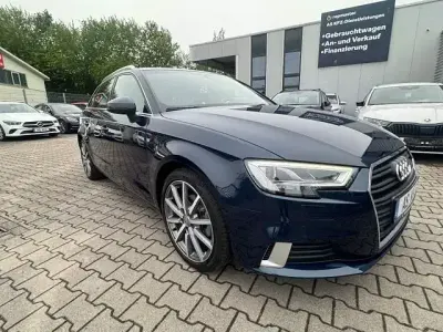 Używany Audi A3 Sport 150 KM (110 kW) 2018 Niebieski Sedan/Limuzyna