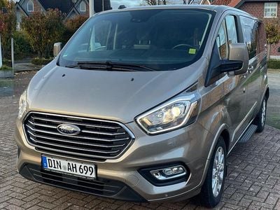 Gebraucht Ford Tourneo 131 PS (96 kW) 2021 Silber Van / Kleinbus
