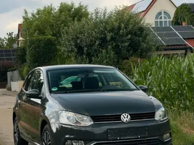 Gebraucht VW Polo 90 PS (66 kW) 2016 Grau Coupé