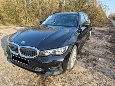 Second-hand BMW 320 Advantage 190 CP (139 kW) 2022 Negru Break