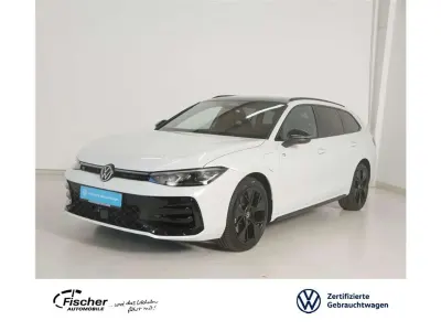 Begagnad VW Passat R-line 272 HK (200 kW) 2025 Vit Kombi
