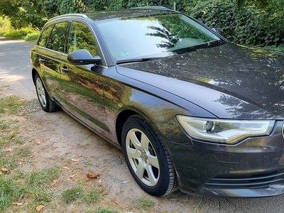 Schwarz Gebraucht 2011 Audi A6 Ambiente Kombi | 12.700 € (Fairer Preis)