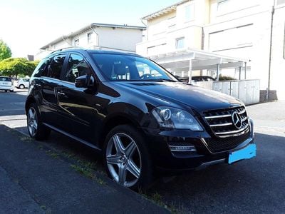 Gebraucht Mercedes ML350 Edition 231 PS (169 kW) 2011 Schwarz SUV