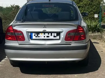 Gebraucht Mitsubishi Carisma 101 PS (74 kW) 2002 Silber Limousine