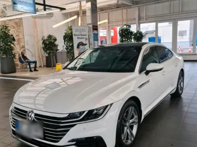 Gebraucht VW Arteon R-line 190 PS (139 kW) 2018 Weiß Kleinwagen