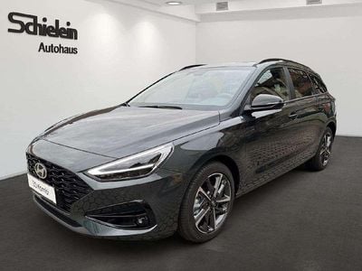 Gebraucht Hyundai i30 Advantage 101 PS (74 kW) 2024 Cypress green / mic Kombi