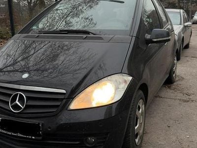 Gebraucht Mercedes A160 95 PS (69 kW) 2010 Schwarz Kleinwagen