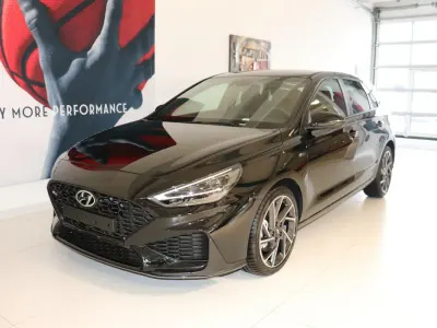 Gebraucht Hyundai i30 N Line 159 PS (116 kW) 2024 Abyss black Limousine