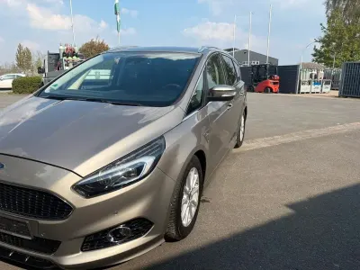 Gebraucht Ford S-MAX Titanium 179 PS (131 kW) 2016 Grau Van / Kleinbus