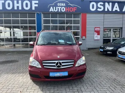 Używany Mercedes Viano Edition 224 KM (164 kW) 2010 Czerwony Minivan