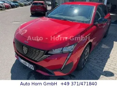 Gebraucht Peugeot 308 Allure 131 PS (96 kW) 2024 Elexirrot Kleinwagen