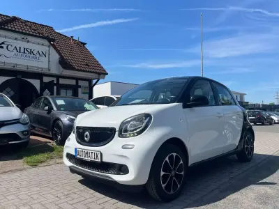 Gebraucht Smart ForFour Passion 71 PS (52 kW) 2015 Karosserie in white Kleinwagen
