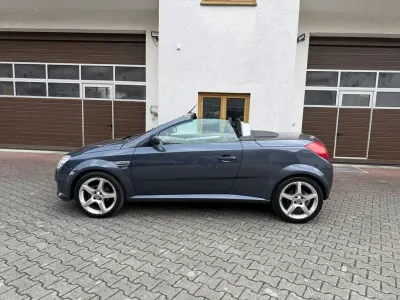 Używany Opel Tigra Sport 125 KM (91 kW) 2006 Szary Kabriolet