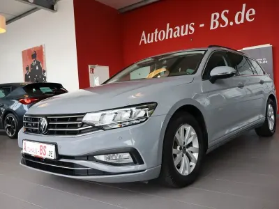 Gebraucht VW Passat 200 PS (147 kW) 2023 Mondsteingrau Kombi