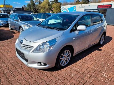Gebraucht Toyota Verso Executive 150 PS (110 kW) 2010 Silber Van / Kleinbus
