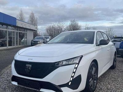 Lack weiss/spiegel schwarz Gebraucht 2022 Peugeot 308 Active Limousine | 15.990 € (Etwas zu teuer)