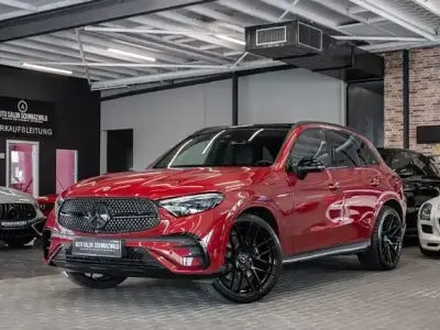 Gebraucht Mercedes GLC450 AMG line 367 PS (269 kW) 2024 Patagonienrot SUV