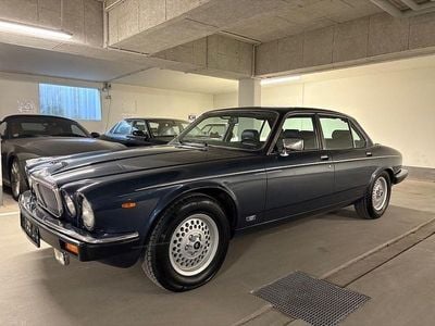 Blau Gebraucht 1990 Jaguar XJ12 Limousine | 28.900 €