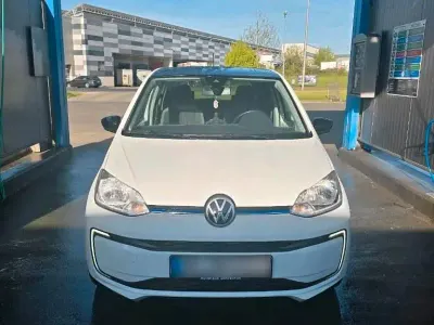 Second-hand VW e-up! 61 kW (83 CP) 2021 Alb Hatchback
