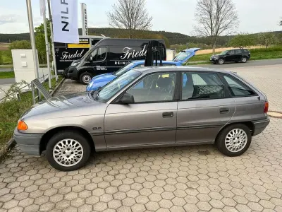 Gebraucht Opel Astra 75 PS (55 kW) 1993 Silber Limousine