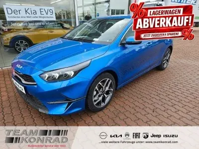 Gebraucht Kia Ceed Spirit 140 PS (102 kW) 2024 Blau Kleinwagen