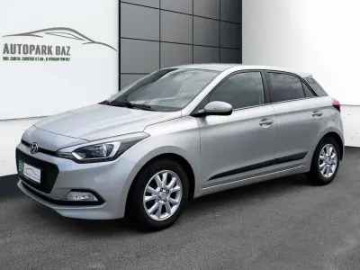 Gebraucht Hyundai i20 Style 101 PS (74 kW) 2017 Silber Limousine