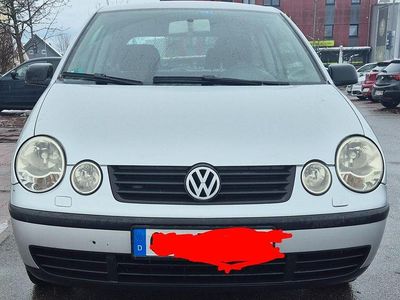 Grau Gebraucht 2003 VW Polo Highline Limousine | 900 € (Guter Preis)