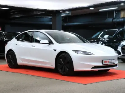 Gebraucht Tesla Model 3 366 kW (498 PS) 2024 Weiß Limousine