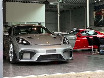 Porsche 718 Cayman GT4