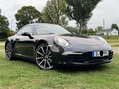 Porsche 911 Carrera