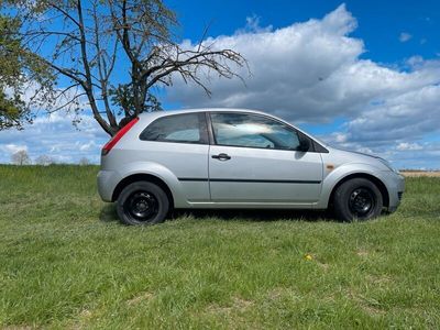 gebraucht Ford Fiesta 1,3