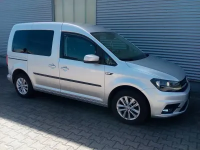 Usata VW Caddy Trendline 102 CV (75 kW) 2015 Argento Monovolume