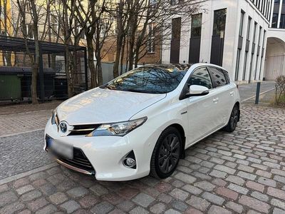 Gebraucht Toyota Auris Hybrid 73 PS (53 kW) 2013 Weiß Limousine